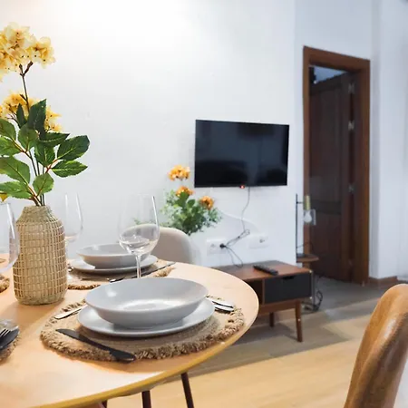 Qh Correo Viejo Apartment *