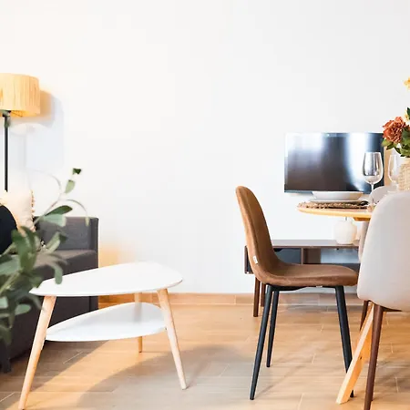 Qh Correo Viejo Apartment *